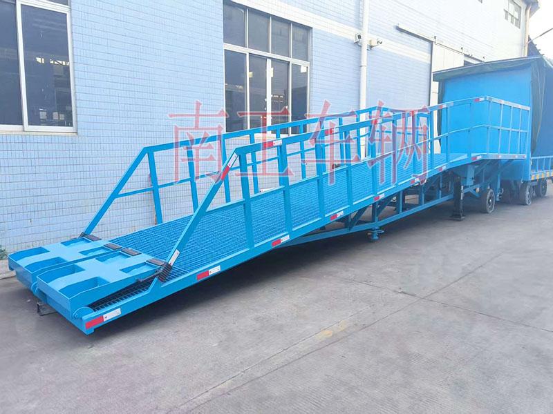 10吨移动式登车桥电动升降 防爆款