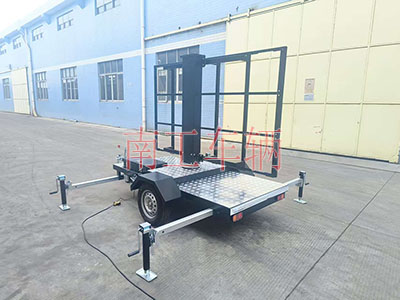 0.2吨LED广告拖车黑色 自动旋转款2I.jpg